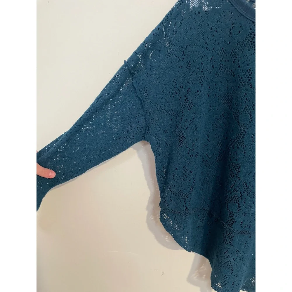 Free People Not Cold in This Top In Blue Size XS Oversized Lace‎ Sweater